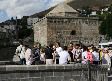 Turistik Tatvan Treni ile Bitlis'e gelenler için gezi programı düzenlendi