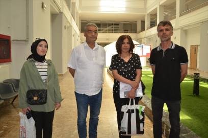 Muş'ta anestezi teknikeri 56 yaşındaki kadın okuduğu programı birincilikle bitirdi