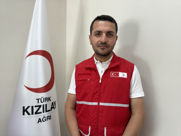 Türk Kızılaydan Ağrı&#039;daki engellilere tekerlekli sandalye desteği
