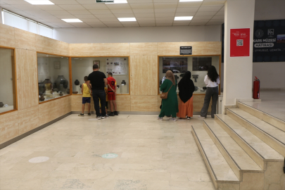 Ani kazılarında bulunan ve 22 yıldır korunan altın kemer müze vitrininde