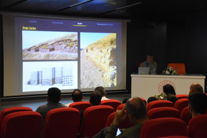 Akademisyenler "Geleceğe Miras Projesi Konuşmaları" söyleşisinde Van&#039;daki Urartu yapılarını anlattı