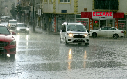 Kars&#039;ta sağanak etkili oldu
