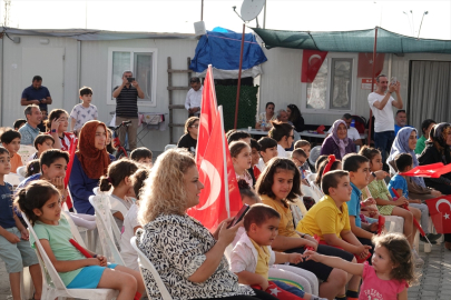 Malatya&#039;da depremzede çocuklar için tiyatro sahnelendi