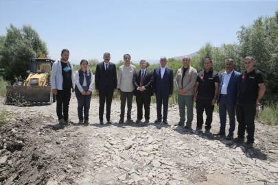 Hakkari&#039;de kazı çalışmalarıyla deprem üretme potansiyeli olan fay hattı araştırılıyor