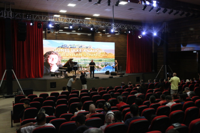 "Van Kültür Yolu Festivali" renkli etkinliklere sahne oluyor