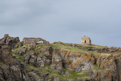 Kars'taki "kale köy" yıllardır Tunçkaya köyü sakinlerini ağırlıyor