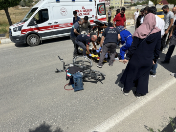 Van&#039;da otomobilin çarptığı bisikletin sürücüsü yaralandı