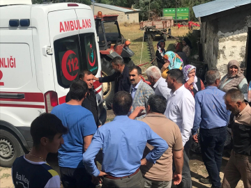 Ağrı&#039;da mutfak tüpünün patlaması sonucu evde çıkan yangında 3 kişi yaralandı