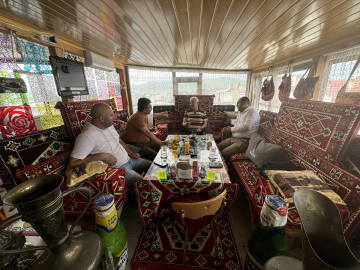 Emekli bankacının eşya toplama hobisi evinde adım atacak yer bırakmadı