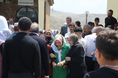 Muş&#039;ta selde hayatını kaybeden kadının cenazesi toprağa verildi