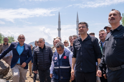 AFAD Başkanı Memiş, Erzurum&#039;da selden etkilenen mahallede inceleme yaptı: