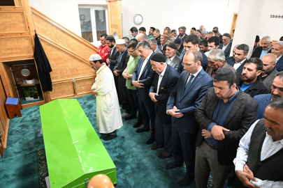 Erzurum’da dereye düşüp ölen genç defnedildi