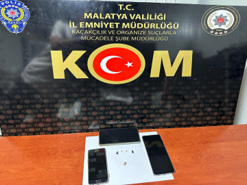 Malatya&#039;da ehliyet sınavında usulsüzlük yapan 2 şüpheliden 1&#039;i tutuklandı