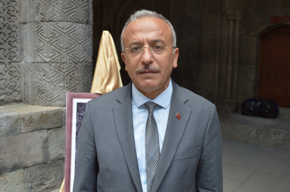 Çifte Minareli Medrese'de "Milletin Zaferi" temalı fotoğraf sergisi açıldı