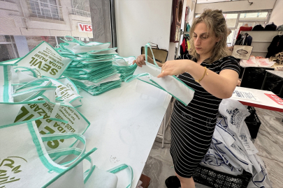 İstanbul&#039;da edindiği iş fikriyle ürettiği bez çantaları yurt dışına da gönderiyor