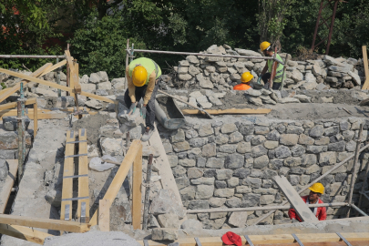 Hakkari'de 464 yıllık tarihi medrese, yeniden ayağa kaldırılıyor