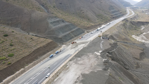 Erzincan-Sivas kara yolunda heyelan