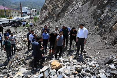 Erzurum Valisi Mustafa Çiftçi, selden etkilenen mahallelerdeki incelemelerini sürdürdü