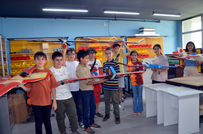 Muş&#039;ta çocuklar, model uçak eğitimi alıyor