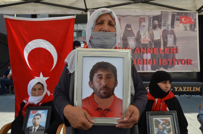 Muşlu aileler DEM Parti önündeki eylemlerini sürdürdü