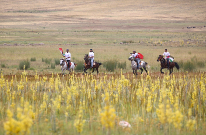 Atlı spor kulübü üyelerinden 2 bin 200 rakımlı yaylada Filistin'e destek