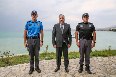 "Van Denizi"nin cankurtaranı polisler