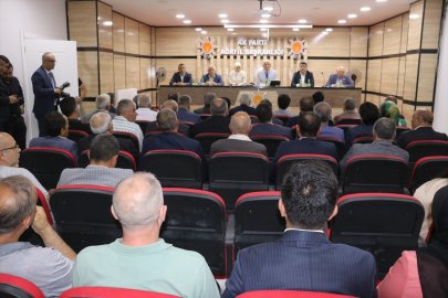 AK Parti Genel Başkan Yardımcısı Yılmaz, partisinin Ağrı&#039;daki toplantısında konuştu: