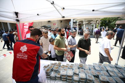 Diyarbakır, Bingöl, Batman ve Mardin'de aşure ikram edildi