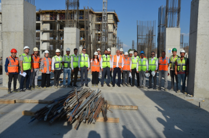 Muş Valisi Çakır hastane binası çalışmalarını inceledi