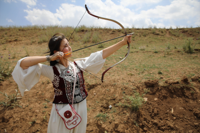 Kırgızların son hanı Rahmankul Han, Van&#039;daki mezarı başında anıldı