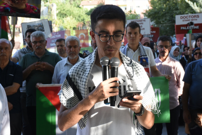 Malatya&#039;da sağlık çalışanları İsrail&#039;in Filistin&#039;e yönelik saldırılarını protesto etti