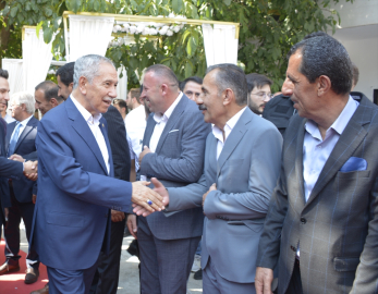 Eski TBMM Başkanı Bülent Arınç, Hakkari'de düğüne katıldı