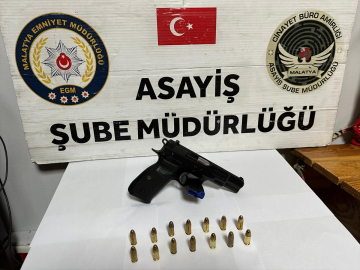 Malatya&#039;da aranan cinayet şüphelisi polise teslim oldu
