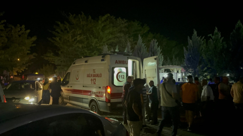 Elazığ&#039;daki bıçaklı kavgada 3 kişi yaralandı