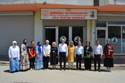 Şemdinli Kaymakamı Akpınar Aile Destek Merkezini ziyaret etti