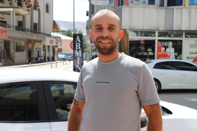 Gurbetçiler her yıl memleket hasretiyle geldikleri Karakoçan&#039;da nüfusu 3&#039;e katlıyor