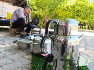 Kahramanmaraşlı kalaycı şehir şehir gezerek mesleğini yaşatıyor