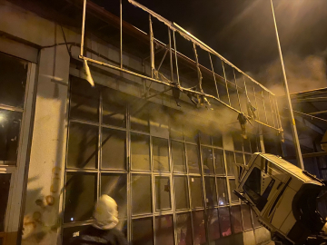 Erzincan&#039;da iş yerinde çıkan yangın söndürüldü