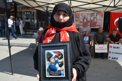 Muşlu aileler, DEM Parti önündeki "evlat nöbeti"ni sürdürdü