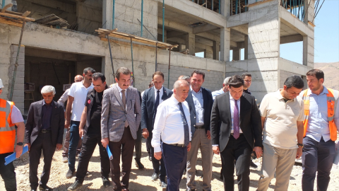 Elazığ Valisi Hatipoğlu Keban ilçesinde incelemede bulundu