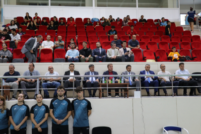 Badminton Süper Lig ve Gelişim Ligi müsabakaları Erzincan'da başladı