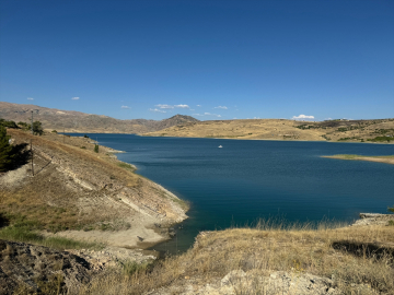 Elazığ'da baraj gölünde kaybolan genç için arama çalışması başlatıldı
