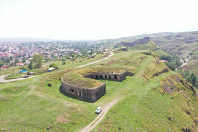 Kars'taki "Gemli Tabya" turizme kazandırılmayı bekliyor