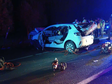 Bitlis&#039;te trafik kazasında uzman çavuş ve hemşire eşi hayatını kaybetti