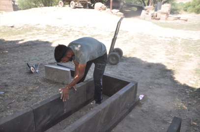 Bulanık&#039;ta işçilerin "neynik taşı" mesaisi sürüyor