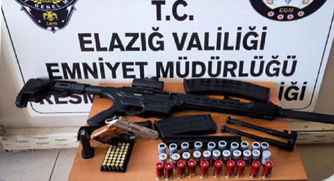 Elazığ&#039;da asayiş uygulamasında 13 ruhsatsız silah ele geçirildi