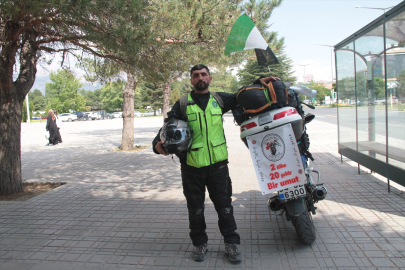 Filistin halkına destek için motosikletiyle diyar diyar geziyor