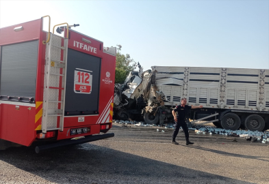 Malatya&#039;da iki tırın çarpışması sonucu 1 kişi öldü