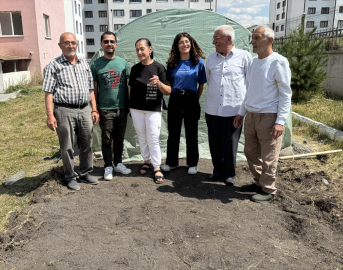 Huzurevi sakinleri doğayla bağ kurarak hayata daha güçlü bağlanıyor
