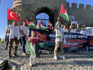 Erzurum&#039;da sağlık çalışanları Gazze için "sessiz yürüyüş" yaptı